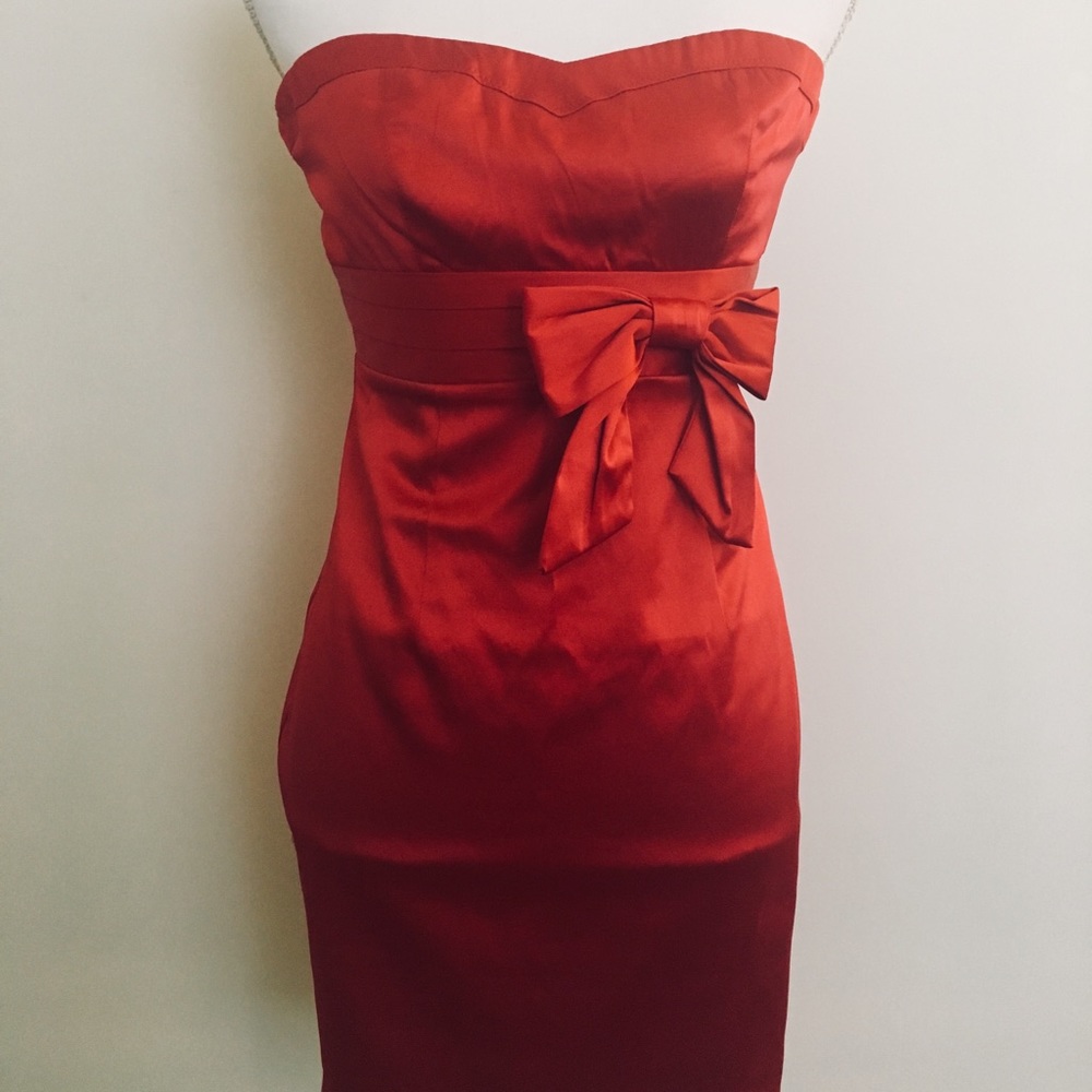 SALE💃🏻Forever 21 Red Satin Strapless Mini Bow